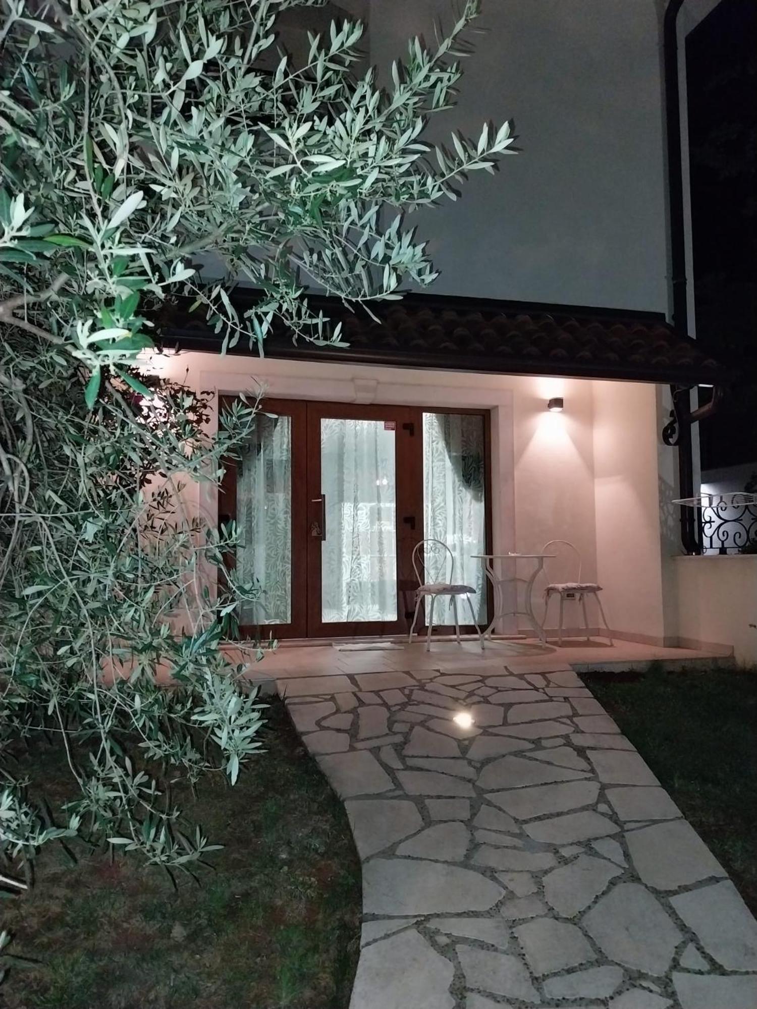 Villa Birikina With Pool Πόρετς Εξωτερικό φωτογραφία